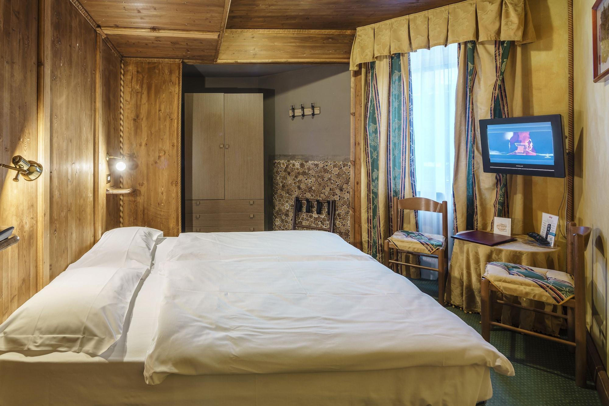 Hotel Olimpia Cortina dʼAmpezzo Zewnętrze zdjęcie