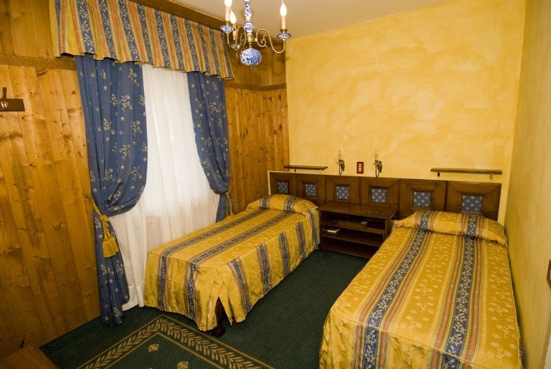 Hotel Olimpia Cortina dʼAmpezzo Zewnętrze zdjęcie