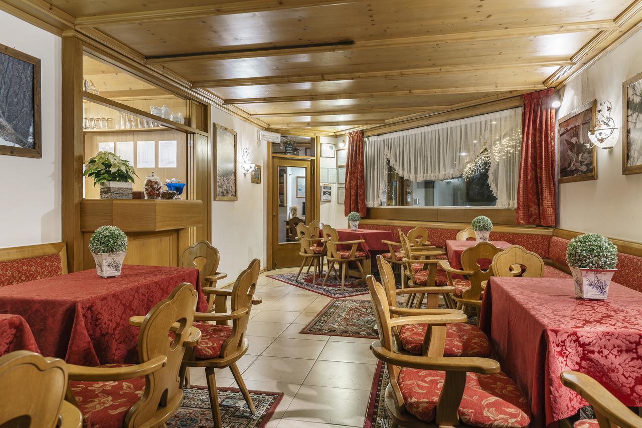 Hotel Olimpia Cortina dʼAmpezzo Zewnętrze zdjęcie