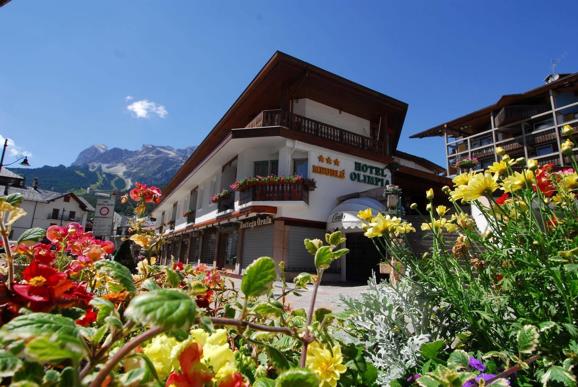 Hotel Olimpia Cortina dʼAmpezzo Zewnętrze zdjęcie