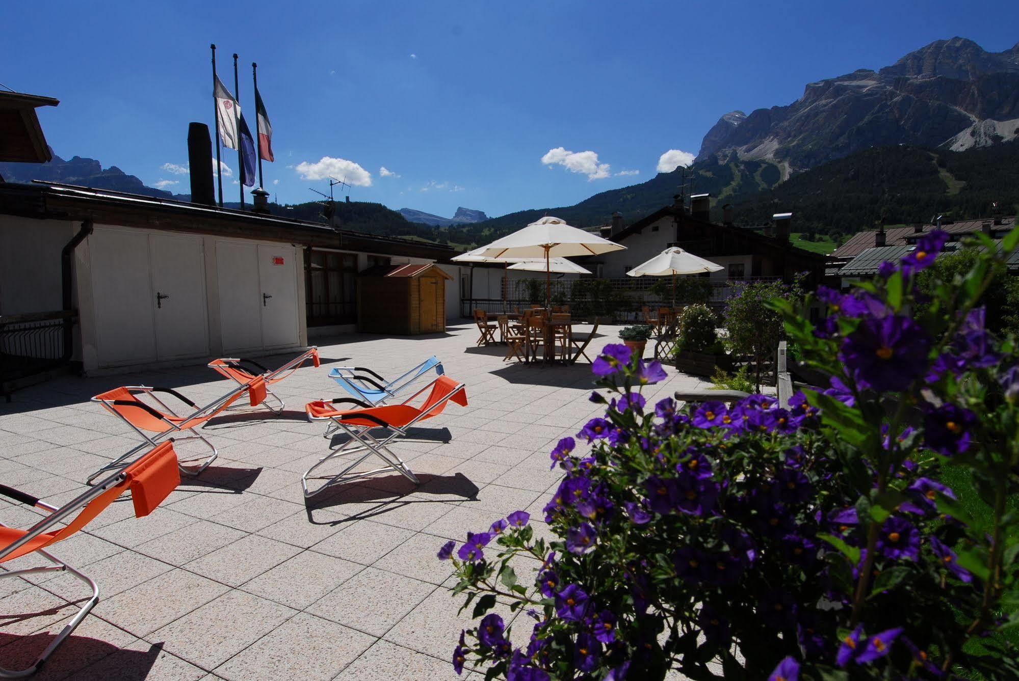 Hotel Olimpia Cortina dʼAmpezzo Zewnętrze zdjęcie